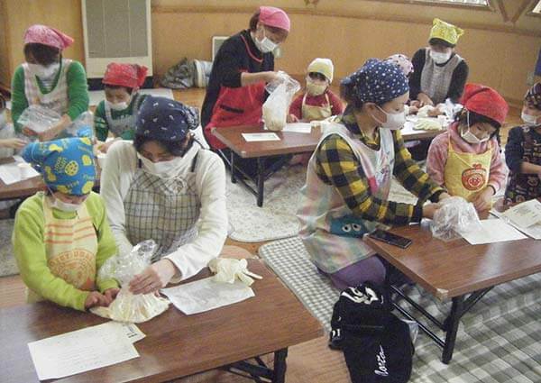 2月に実施した「年長親子クッキング」