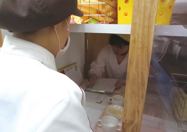 間違いのなようチェックしています。