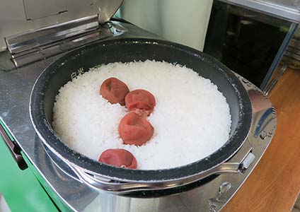 教室でもご飯を炊きます