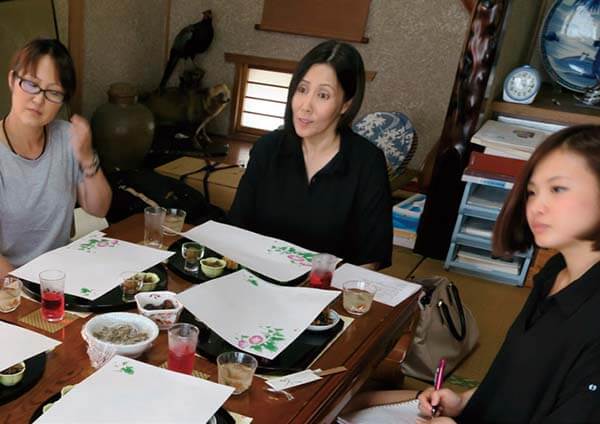 みんな食い入るようにお話を聞いています。