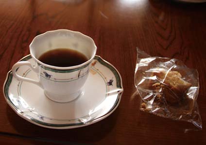 井戸水でつくったコーヒーを出して下さった先生