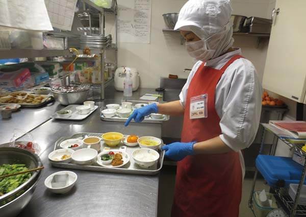 調理員による指さし確認